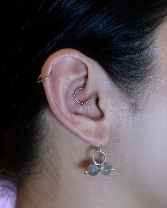 sbeads earring (grey)